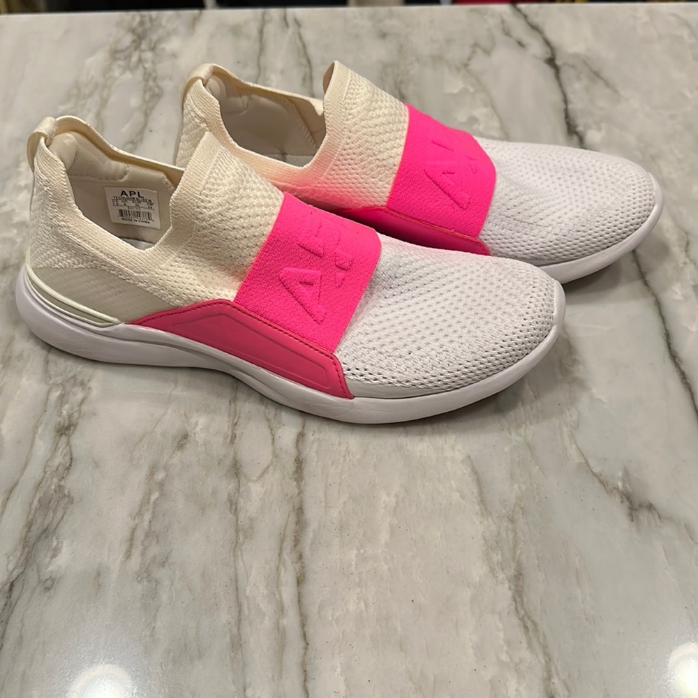 Women’s APL Bliss Size 7.5 Worn 1x